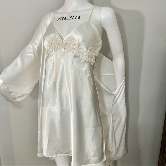 M VS Victoria’s Secret Vintage Embellished Perl White Satin Bride Slip and Robe - Picture 3 of 13